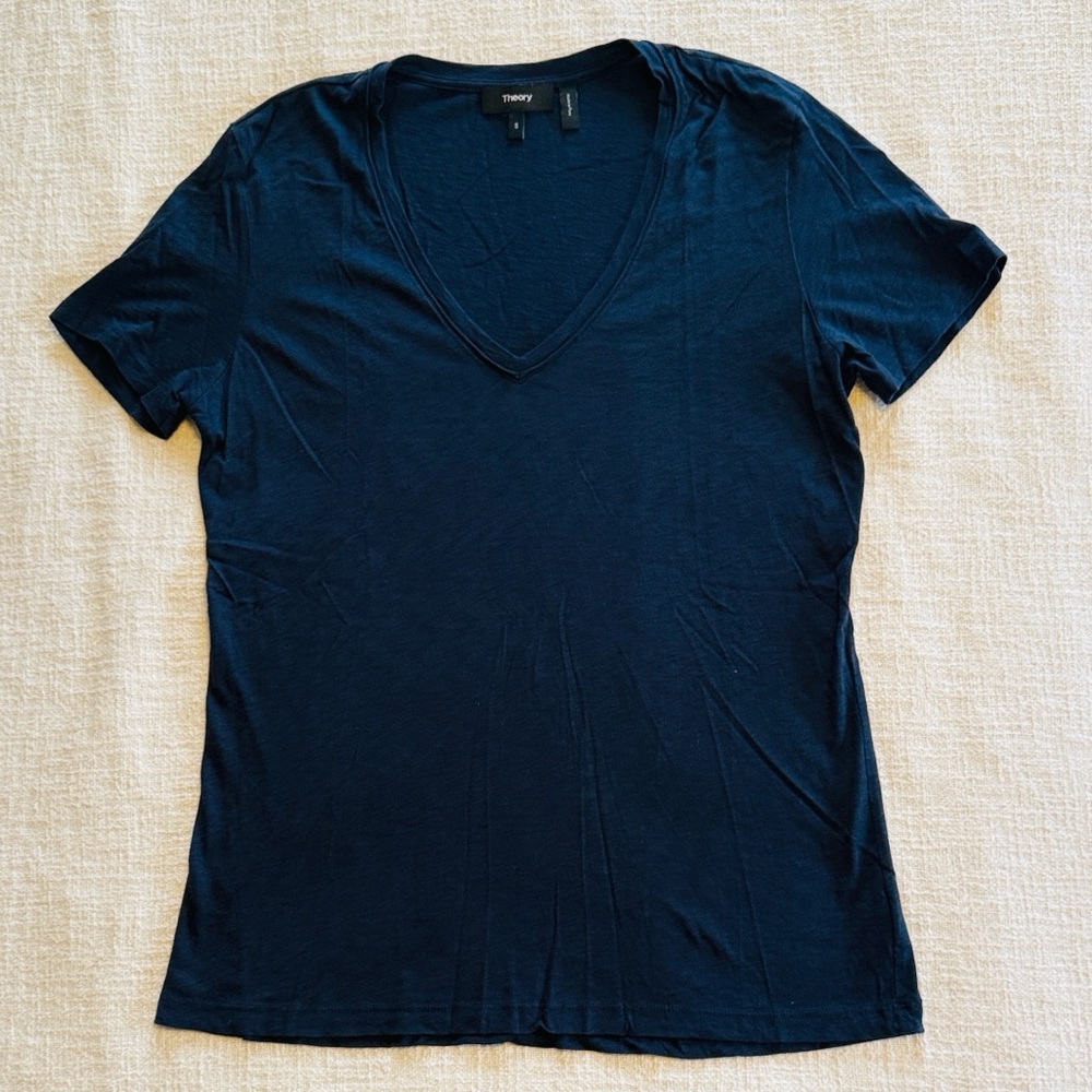NWOT Theory Women's Navy Blue V-Neck Tee